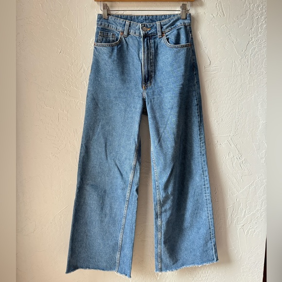 High rise wide leg medium wash denim jeans, size 2 - Picture 2 of 8
